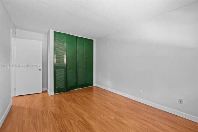 Building Photo - 1017 NW 124th Ave