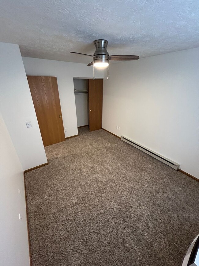 Building Photo - Spacious 2-Bedroom Living in a Quiet Commu...