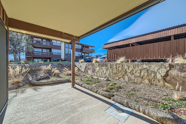 Building Photo - BEAUTIFUL 2 Bed 2 Bath Condo in Boulder- A...