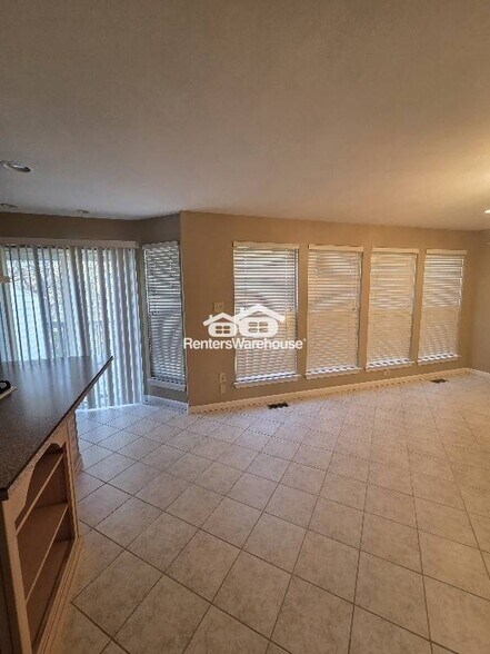 Building Photo - 470 Summit Tree Ct