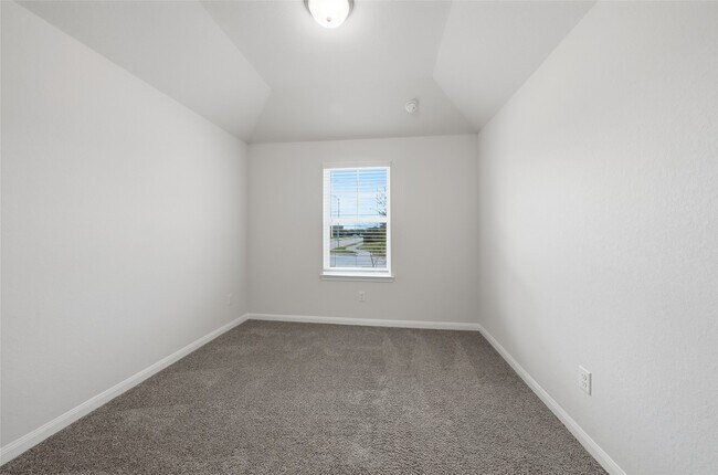 Building Photo - 7035 Toluca Dr