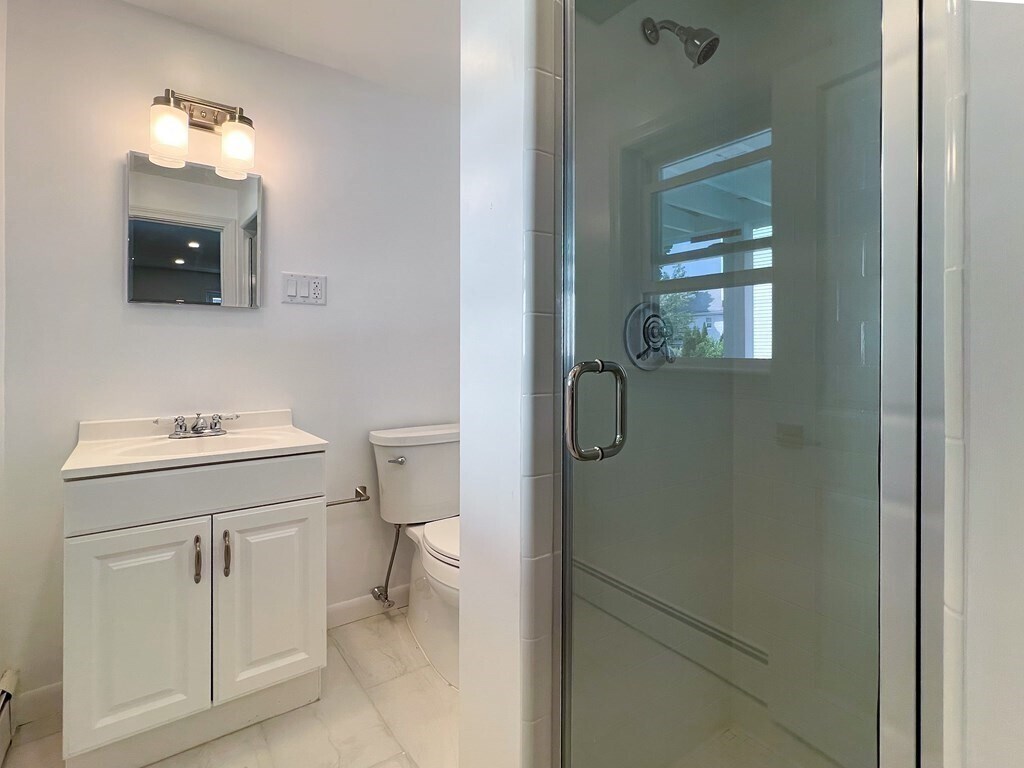 Building Photo - 22 Chandler St