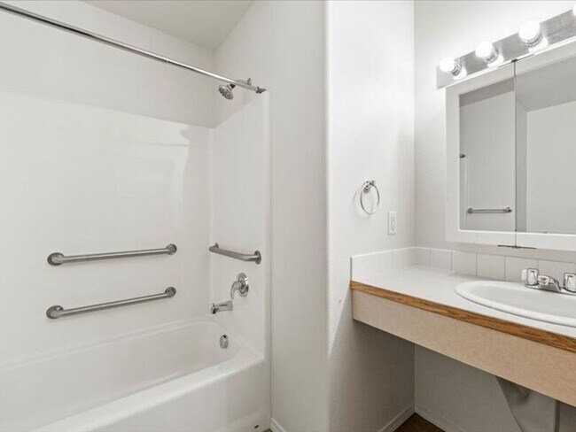 Building Photo - 6005 Chapel Hill Blvd