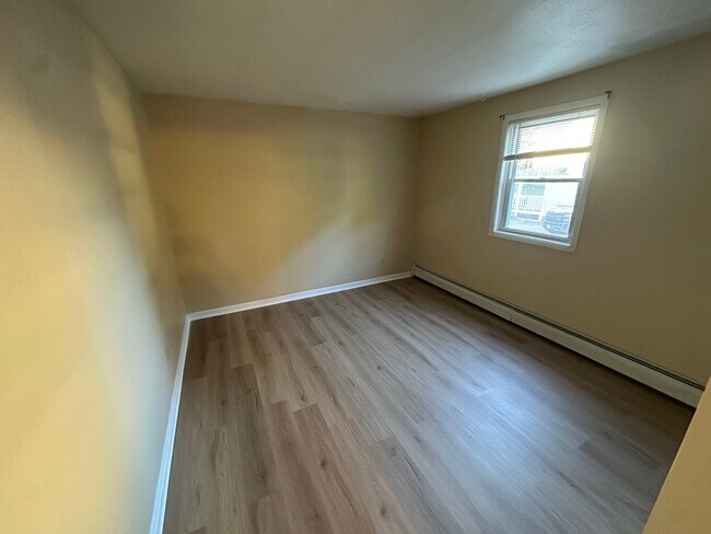 Building Photo - 49 Tappan St