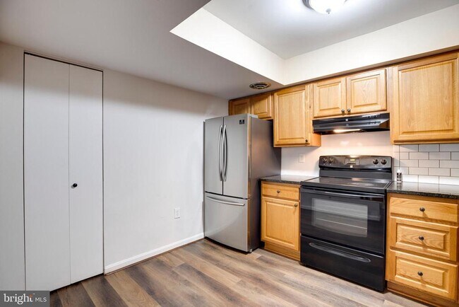 Building Photo - 6421 Birch Leaf Ct