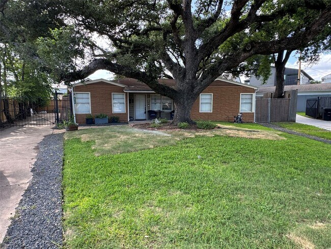 Building Photo - 6944 Burgess St