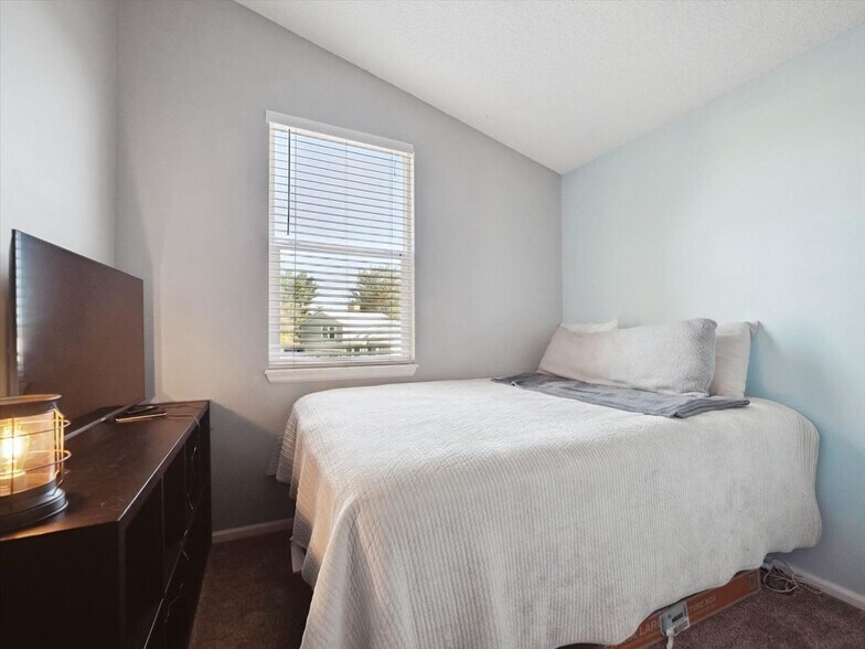 Building Photo - 9274 W Friend Dr