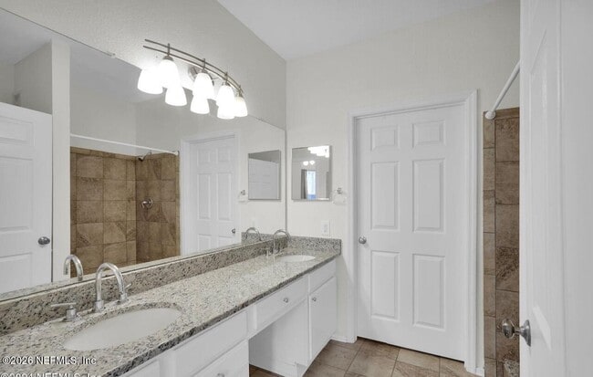 Building Photo - 13810 Sutton Park Dr N