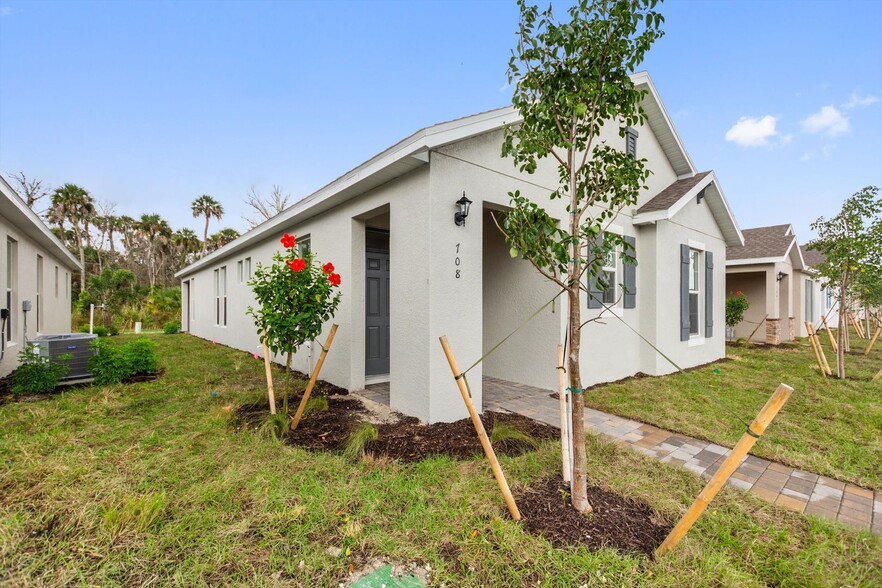 Building Photo - 708 Treehouse Ln