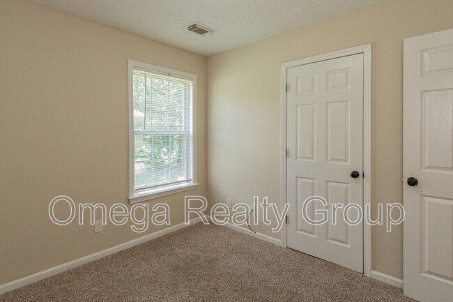 Building Photo - 13865 Roanoke Dr