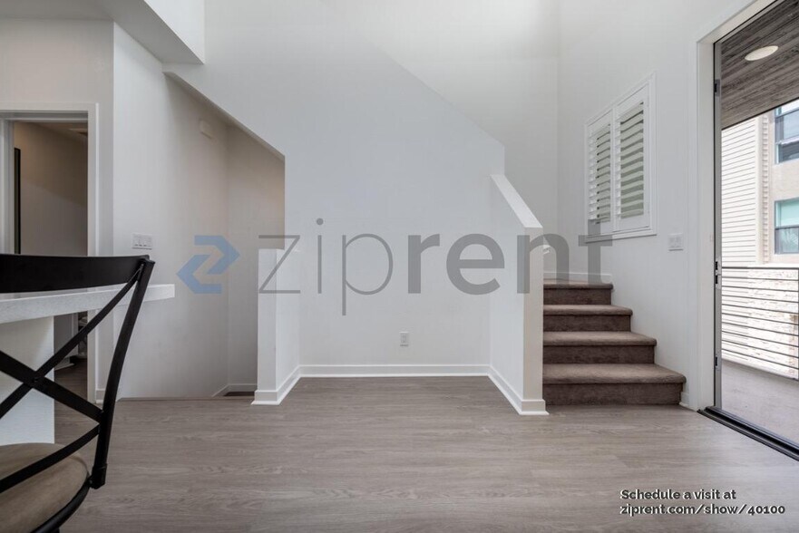 Building Photo - 11048 Luminate Dr