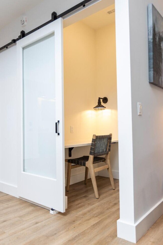 Building Photo - Tributary 50 Unit 209