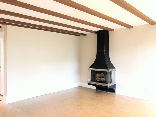 Building Photo - 4039 Kingston Pike