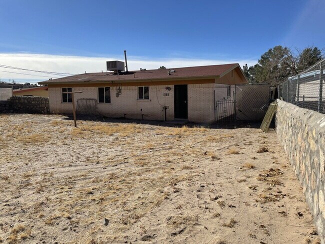Building Photo - 8137 Staghorn Dr