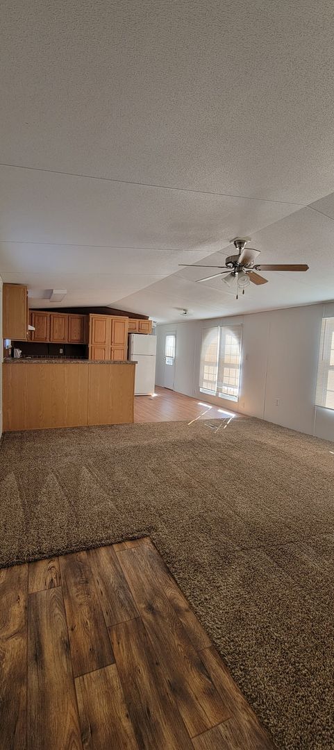 Building Photo - Ready to Move in