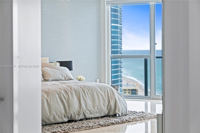 Building Photo - 3101 S Ocean Dr