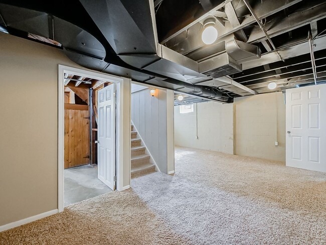 Building Photo - Charming Colonial in the Heart of Grosse P...