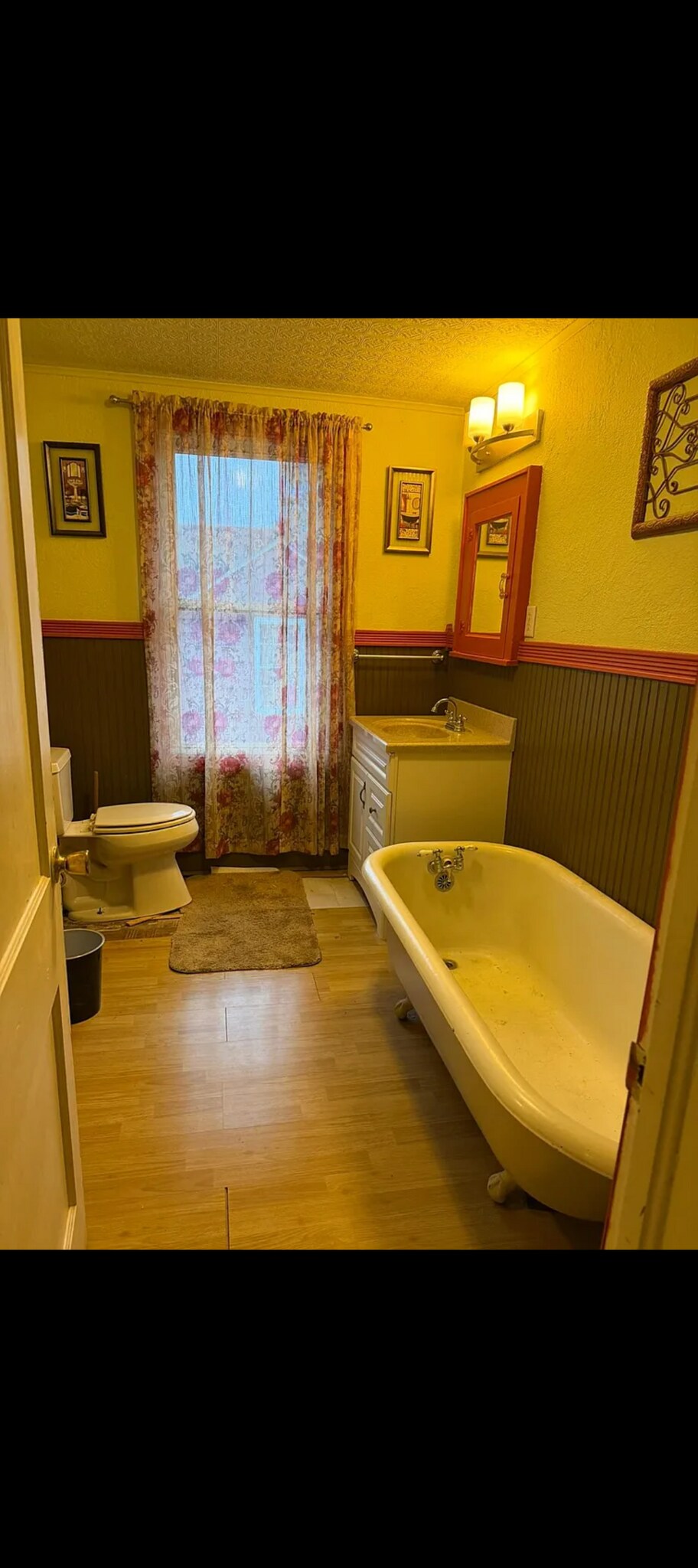 Building Photo - 28 N 7th Ave