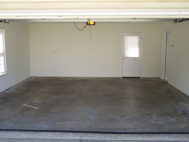 Building Photo - 5004-5006 Carrie Ridge Dr.