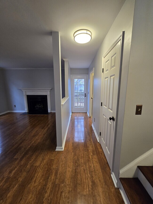 Building Photo - 10008 Ligon Mill Rd