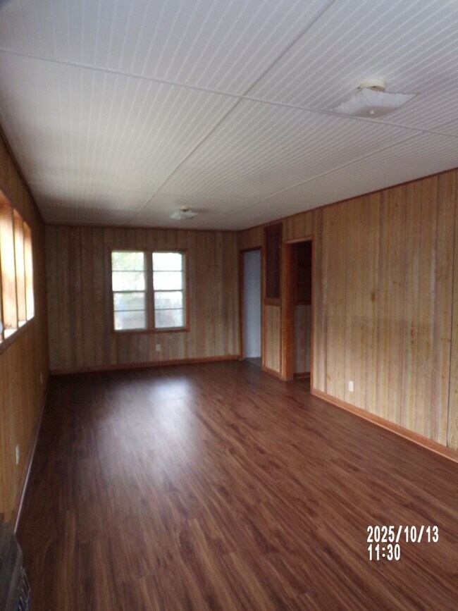Building Photo - Very nice two-bedroom home located in the Walters area! One Dog under 20 lbs with owner approval!