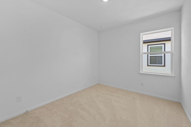 Building Photo - 18006 Lasso Mls Dr