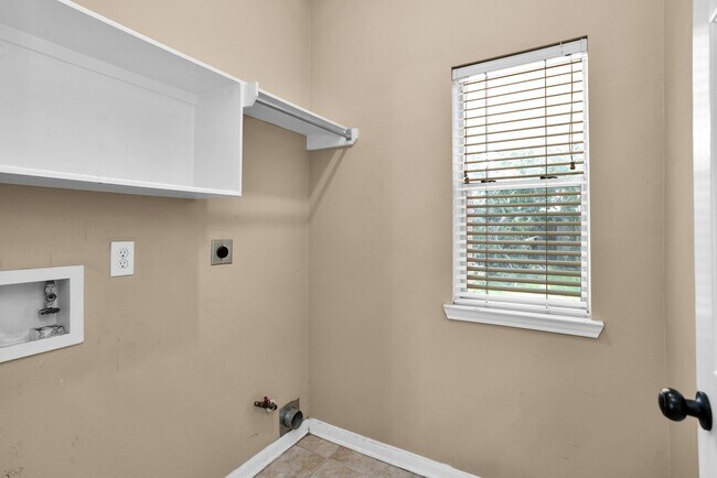 Building Photo - 20931 Deauville Dr