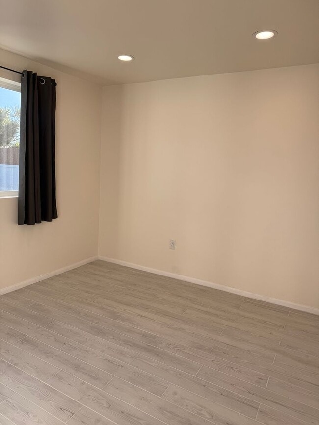 Building Photo - Dalton