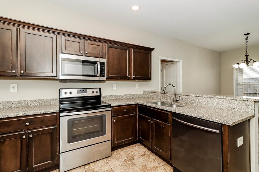 Building Photo - 49 Celtic Ct