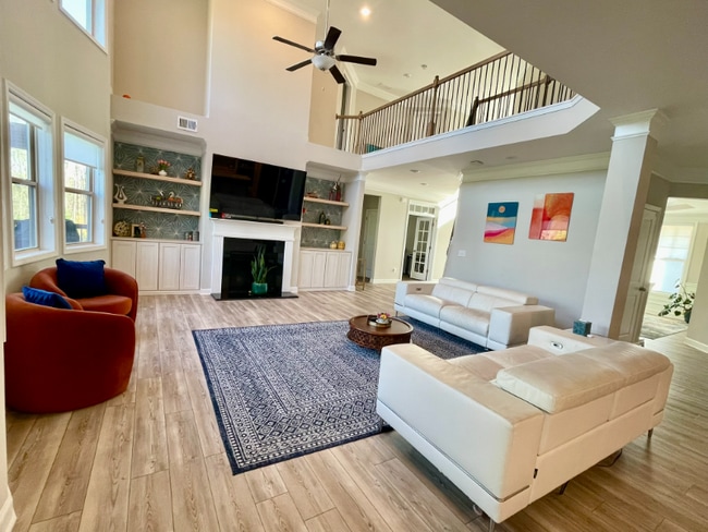 Building Photo - 6060 Ashborough Park
