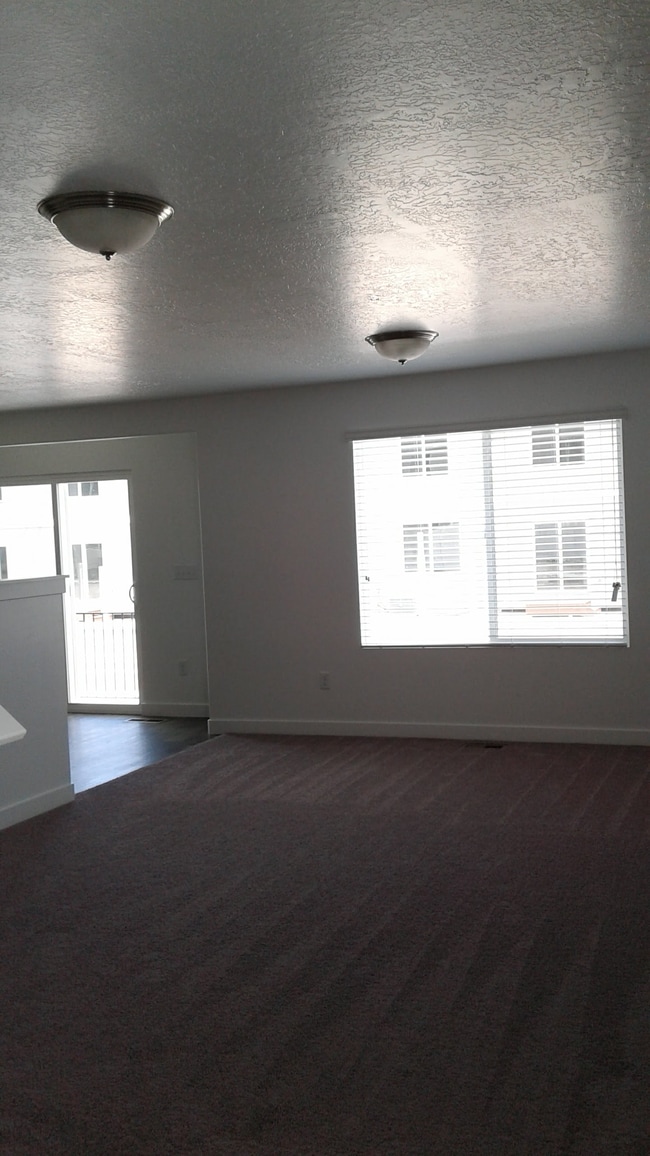 Building Photo - 444 S Fox Chase Ln