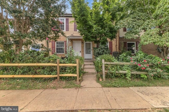 Primary Photo - 90 Adams Dr NE