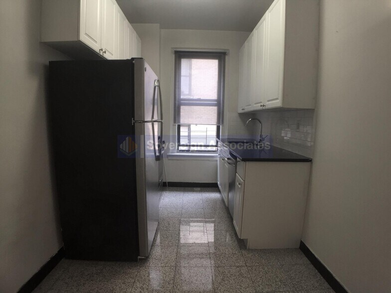 Building Photo - 664 W 163rd St