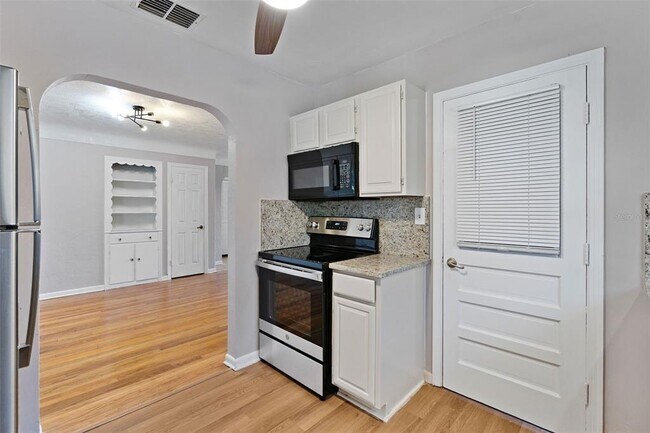 Building Photo - 2327 42nd St S