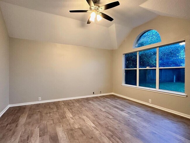 Building Photo - 3002 E Cedar Sun Trail