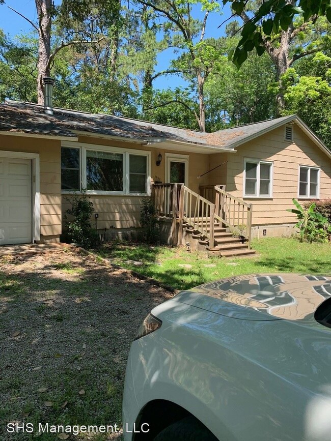 Building Photo - 3 br, 1 bath House - 1802 Lenora Drive