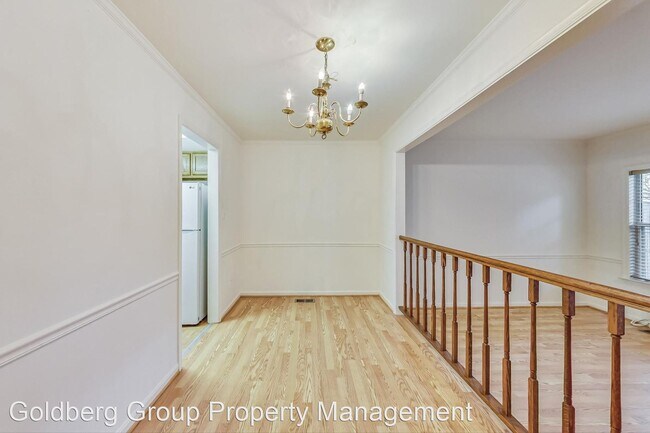 Building Photo - 3 br, 3.5 bath House - 7424 Monona Terrace
