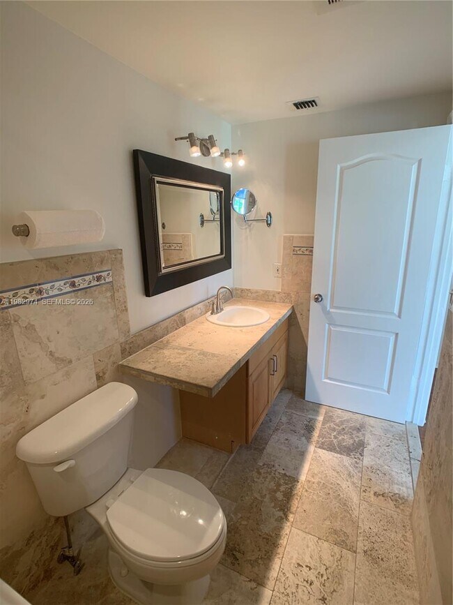 Building Photo - 1853 Jefferson Ave