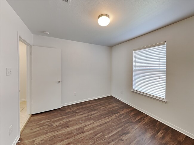 Building Photo - 21447 Hannover Grove Ln