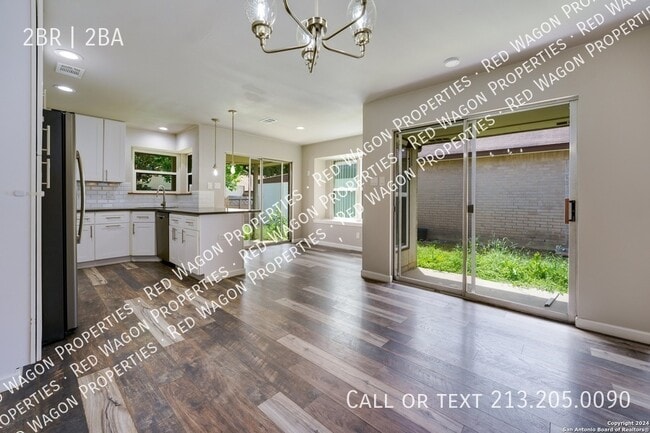 Building Photo - 709 Meadow Arbor Ln