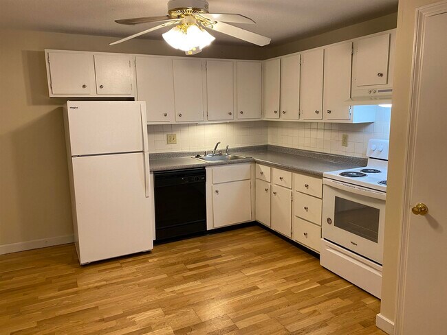 Building Photo - 29 Capron Rd