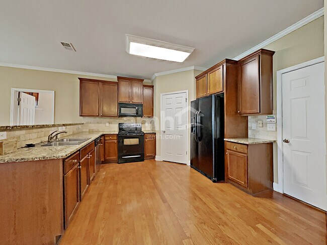 Building Photo - 731 Langley Farms Dr