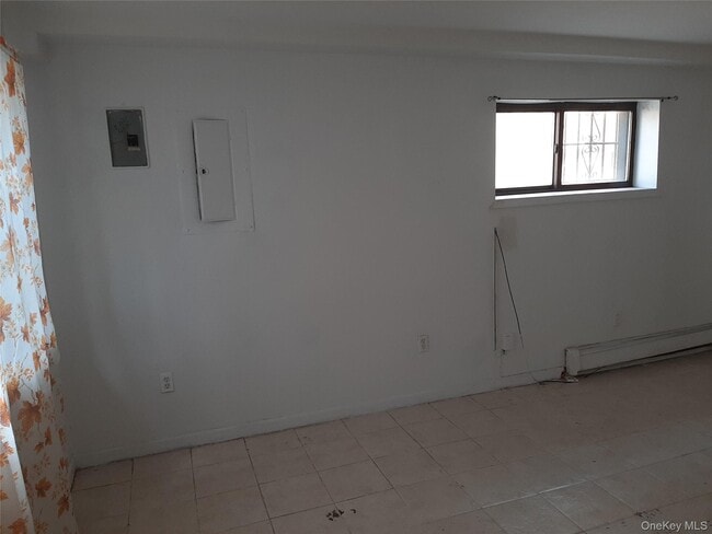 Building Photo - 666 Schenck Ave