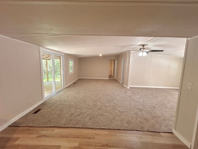 Building Photo - 415 Old Statesville Rd