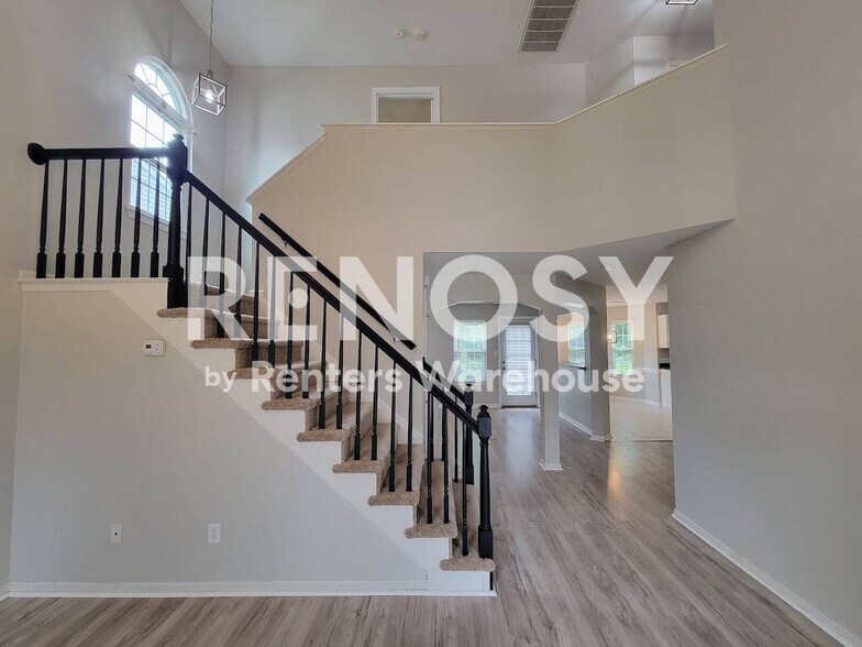 Building Photo - 45 Creekside Dr