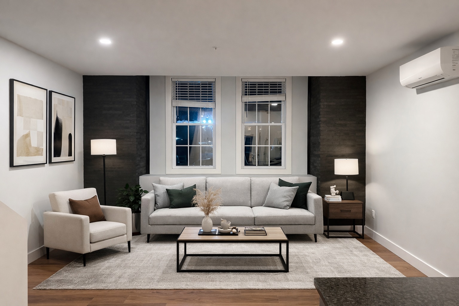 Living - 241 W 6th St