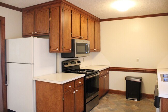 Building Photo - 2601 Bayleaf Cir SW