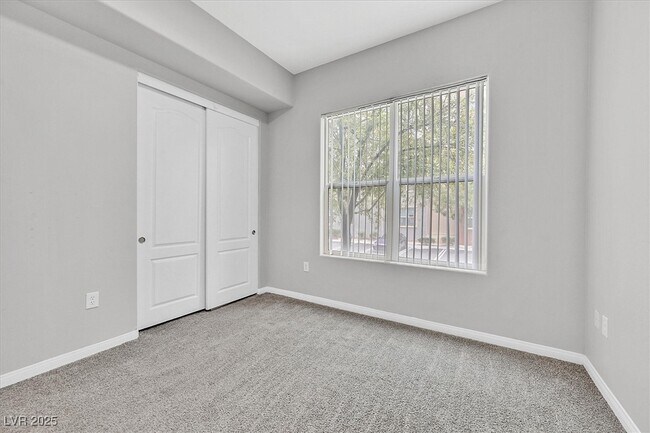 Building Photo - 56 E Serene Ave