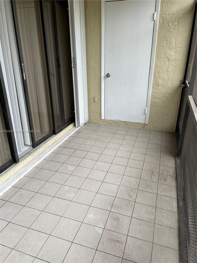 Building Photo - 9617 SW 138th Ave