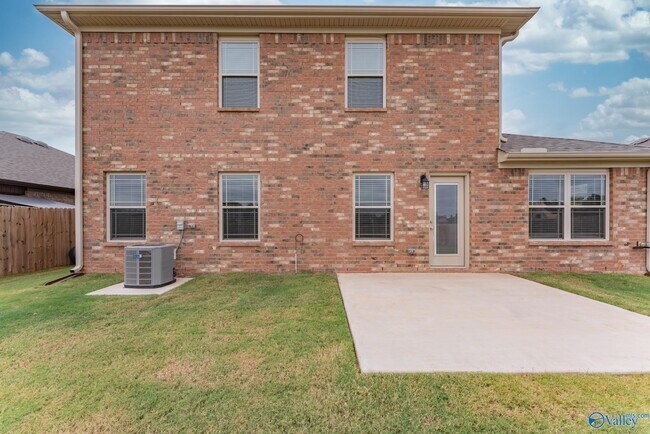 Building Photo - 119 Beaver Brook Pl